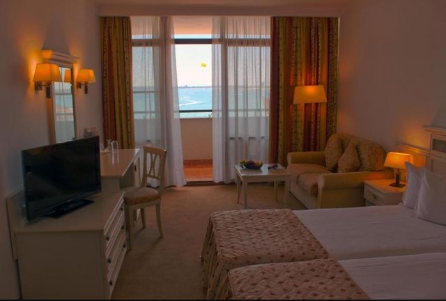 Royal Palace Helena Sands Hotel - Dvokrevetna soba pogled na more